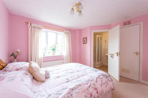 2 Banks Close, Hadleigh, Ipswich, IP7 5RX