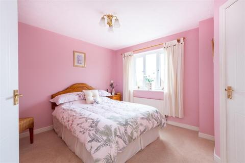 2 Banks Close, Hadleigh, Ipswich, IP7 5RX