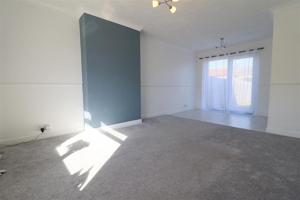 Road, Hessle 3 bed end of terrace house £159,950