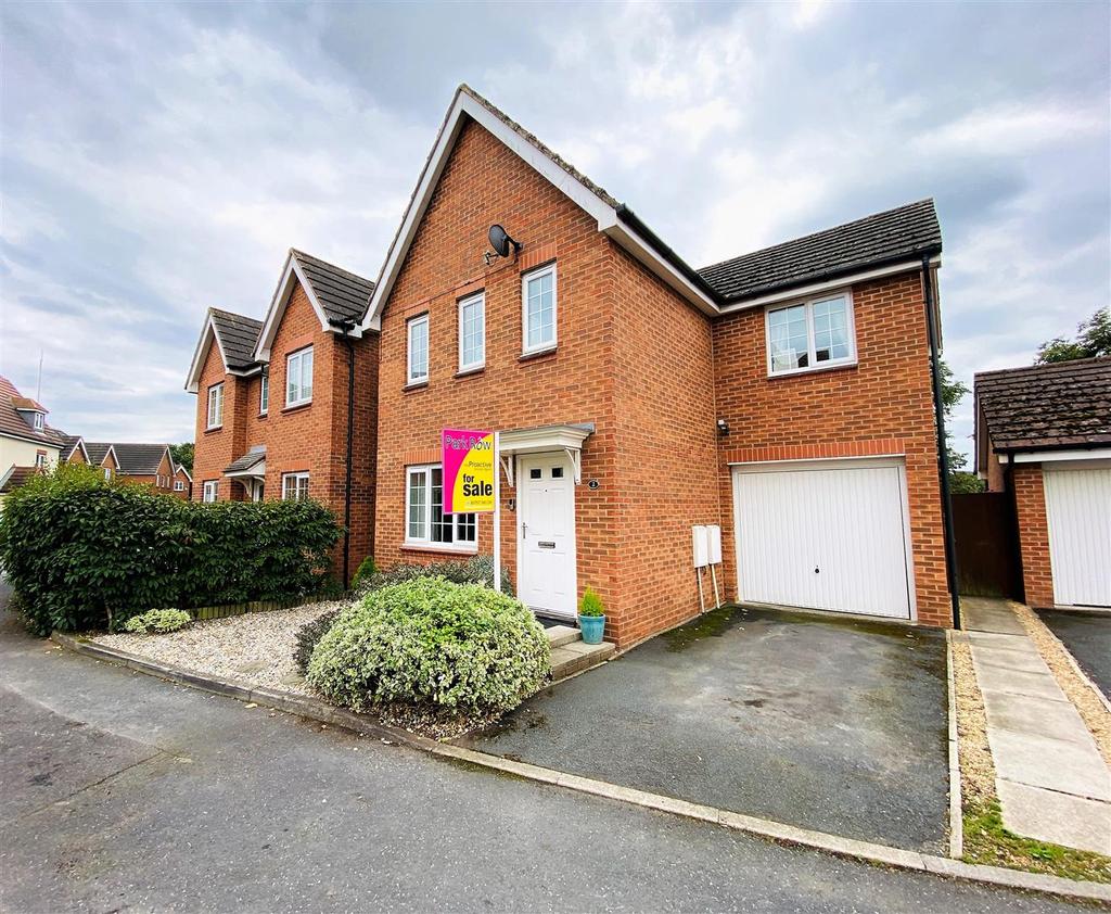 Limetree Drive, Whitley Bridge, Selby 3 bed detached house for sale £