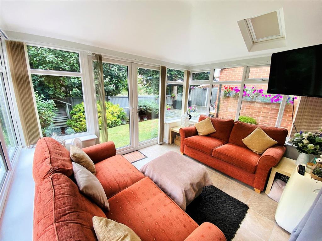 Limetree Drive, Whitley Bridge, Selby 3 bed detached house £250,000