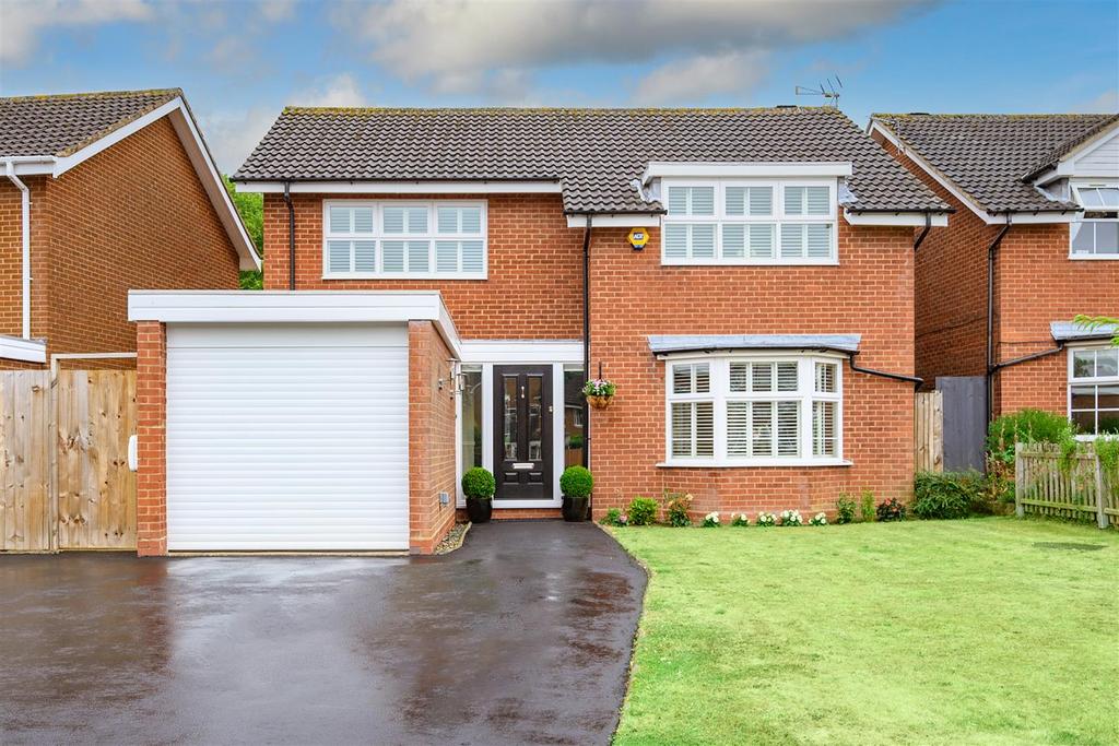 Starbold Crescent, Knowle, Solihull 4 bed detached house £750,000