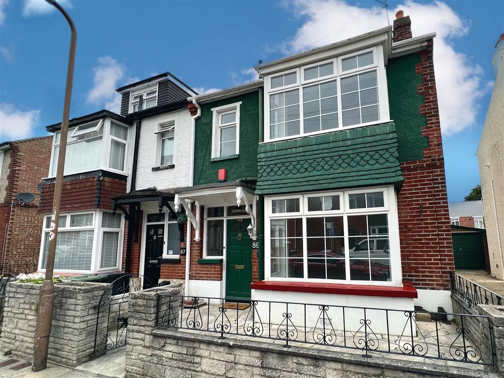 Torrington Road, Portsmouth 3 bed house £1,400 pcm (£323 pw)