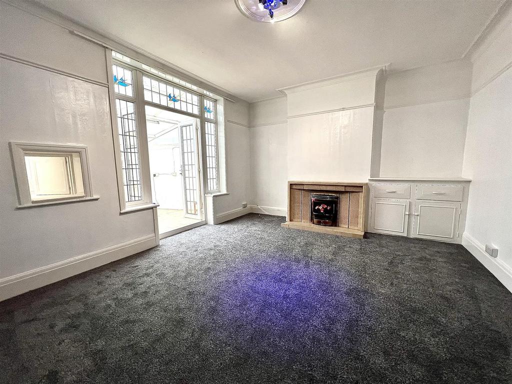 Torrington Road, Portsmouth 3 bed house £1,400 pcm (£323 pw)