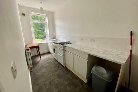 67 Barcroft Road, Huddersfield, HD4 6LB