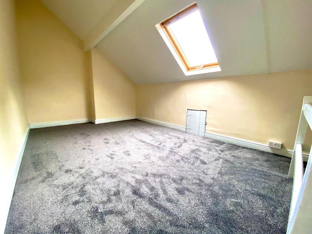 Attic room.jpg