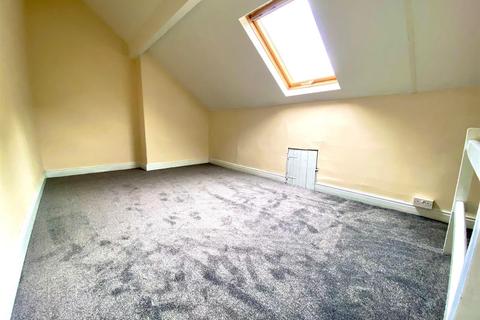 67 Barcroft Road, Huddersfield, HD4 6LB