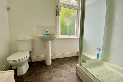 67 Barcroft Road, Huddersfield, HD4 6LB