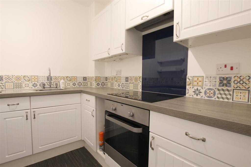 Nicholas Gardens, York 2 bed flat £1,150 pcm (£265 pw)