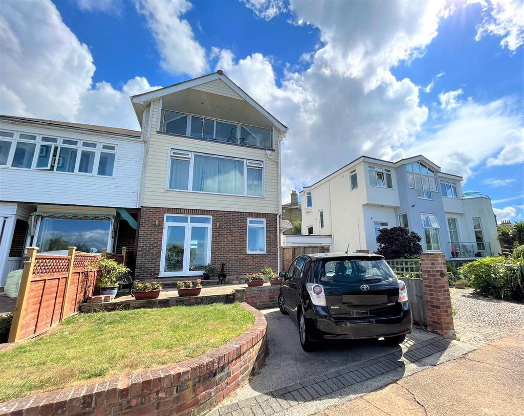 Cambridge Road, East Cowes 4 bed semidetached house £495,000