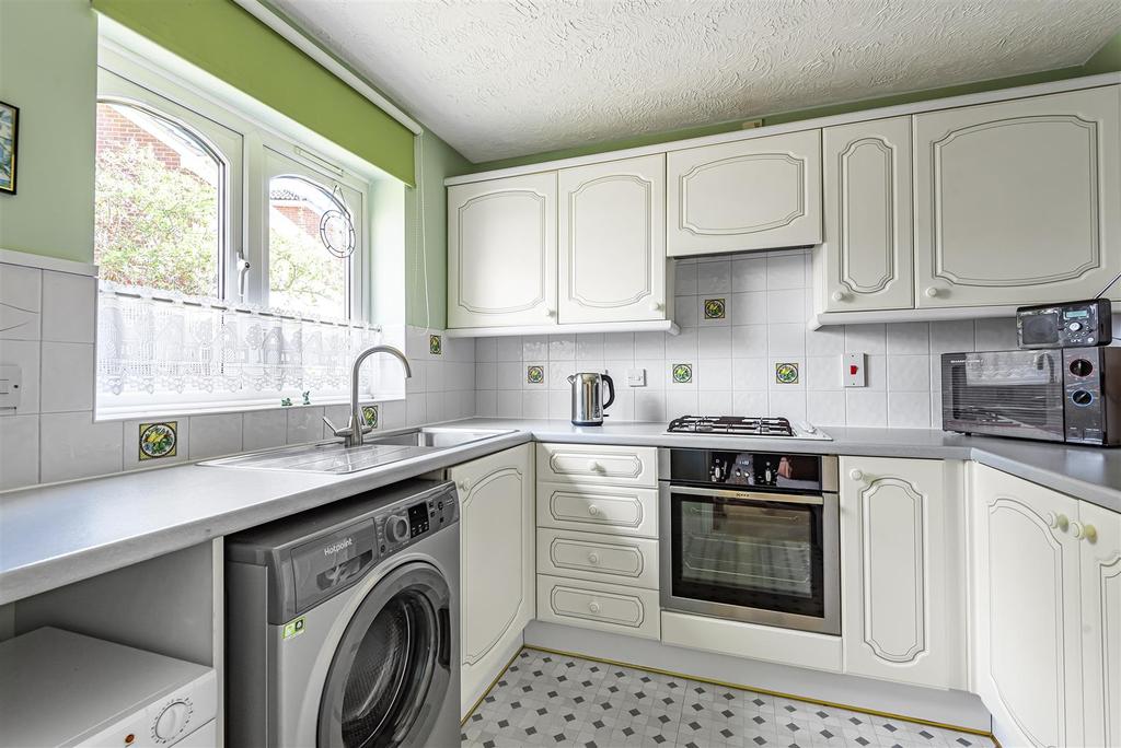 Stonebridge Field, Eton 3 bed detached house £550,000