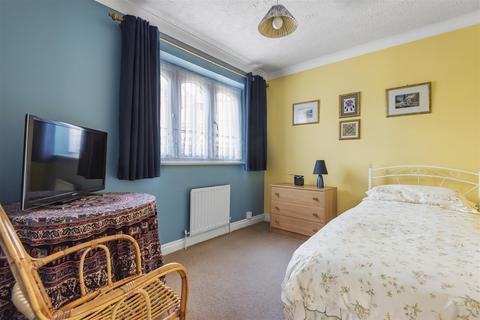 5 Stonebridge Field, Eton, Windsor, SL4 6PS