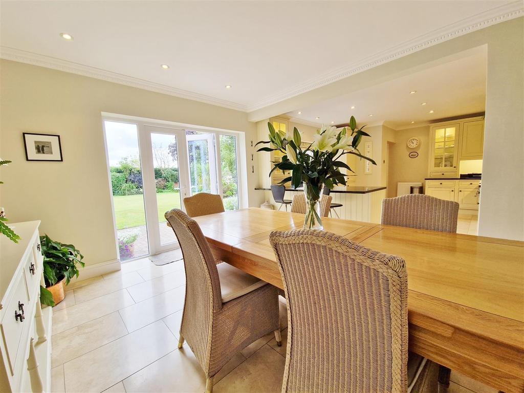 Open plan dining kitchen