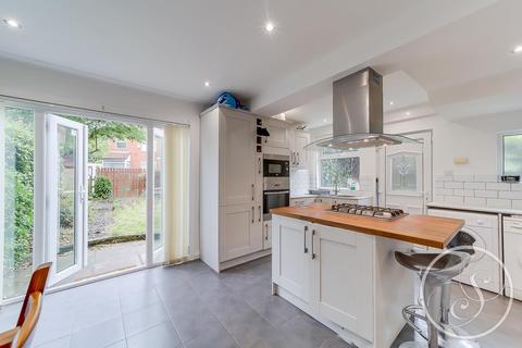 17 Carrholm Road, Leeds, LS7 2NQ