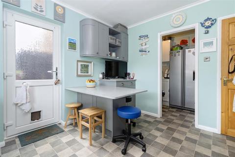 6 Arun Close, Worthing, BN13 3HT