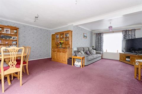 6 Arun Close, Worthing, BN13 3HT