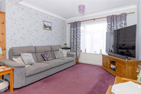 6 Arun Close, Worthing, BN13 3HT