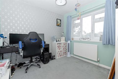 6 Arun Close, Worthing, BN13 3HT