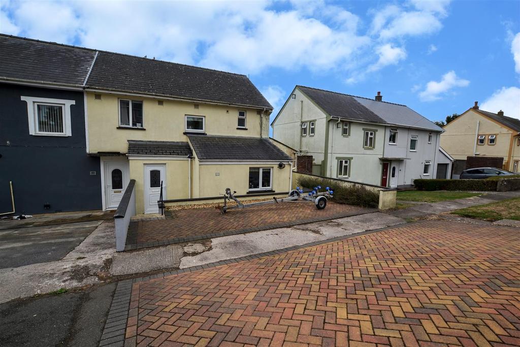 Stranraer Road, Pennar, Pembroke Dock 3 bed semidetached house £190,000