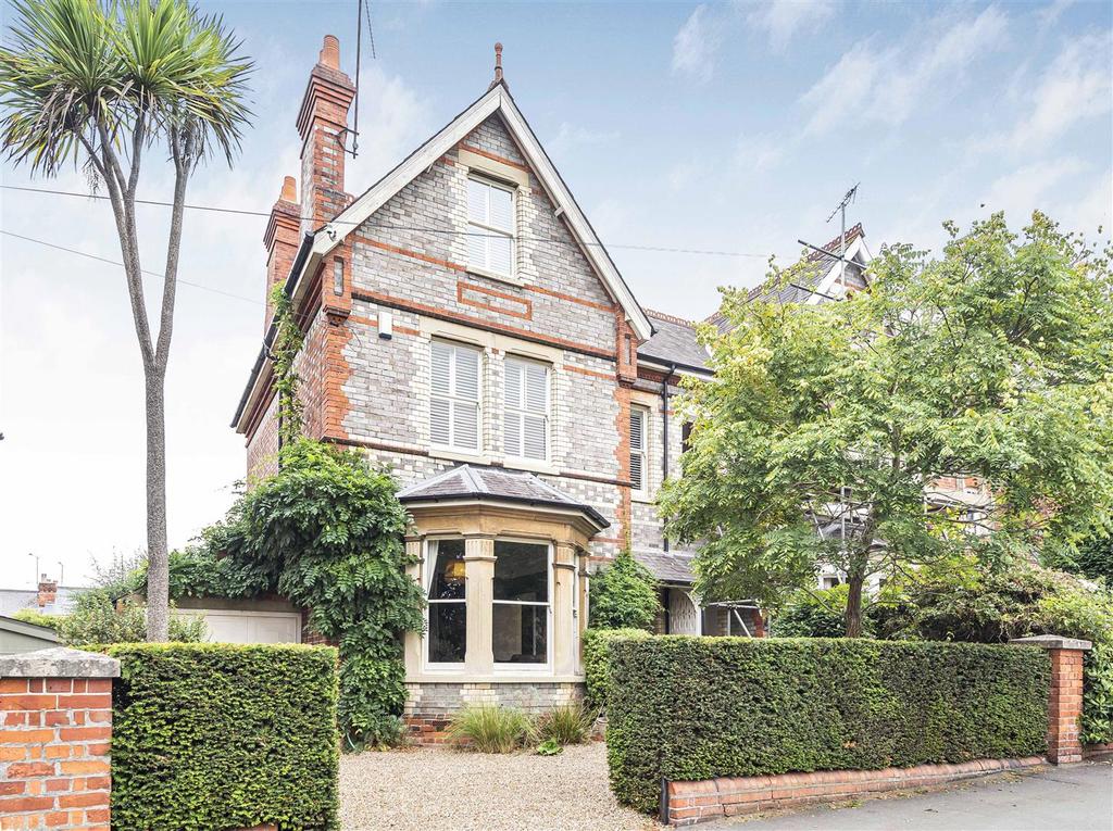 Alexandra Road, Reading 5 bed semidetached house for sale £915,000