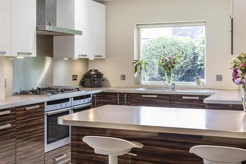 73 Alexandra Road, Reading, RG1 5PS