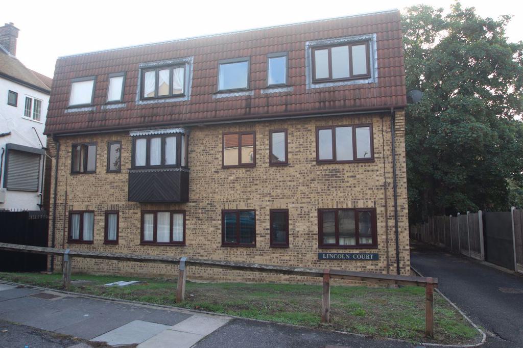 Lincoln Court Gants Hill 1 bed flat £1,150 pcm (£265 pw)