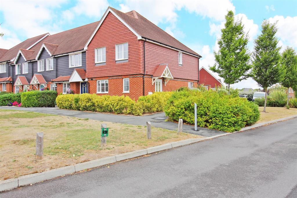 Holmes Road, Riverdown Park 3 bed end of terrace house £1,250 pcm (£