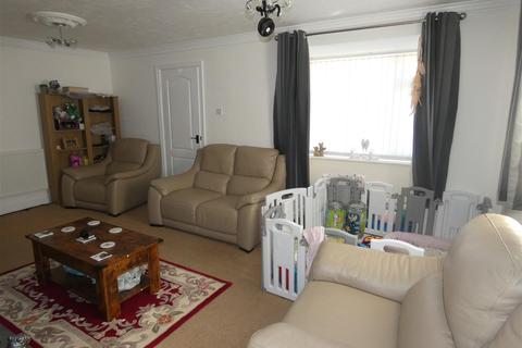 16 Birch Close, Gilberdyke, Brough, HU15 2YF