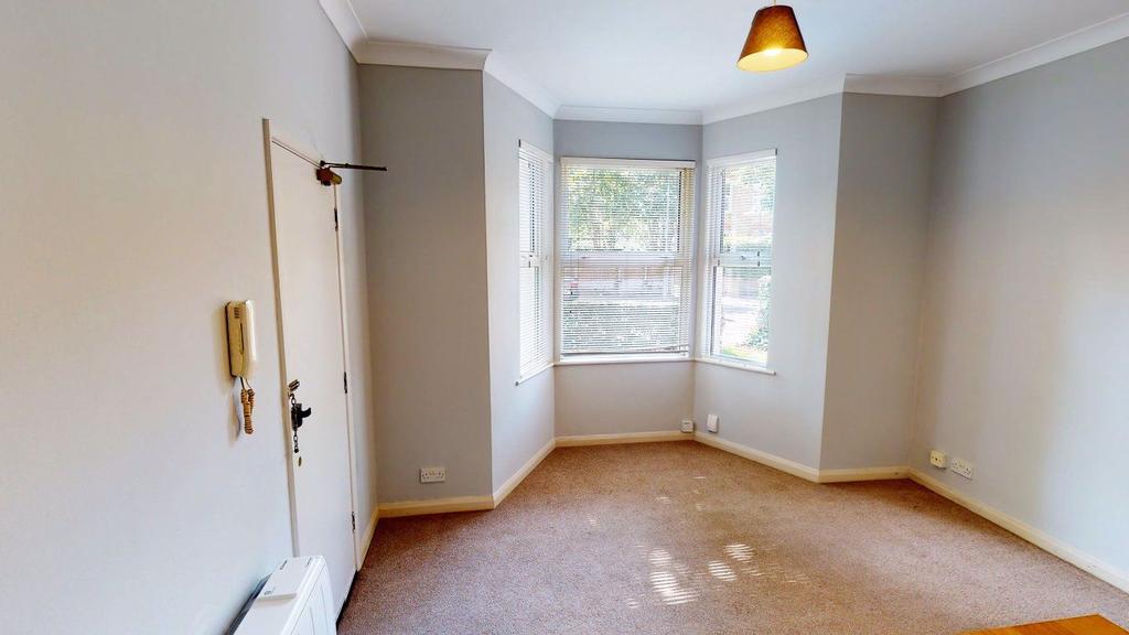 Eastern Road, Romford 1 bed flat £925 pcm (£213 pw)
