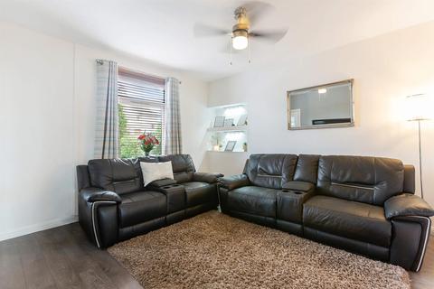24 Backmarch Crescent, Rosyth, Dunfermline, KY11 2RW