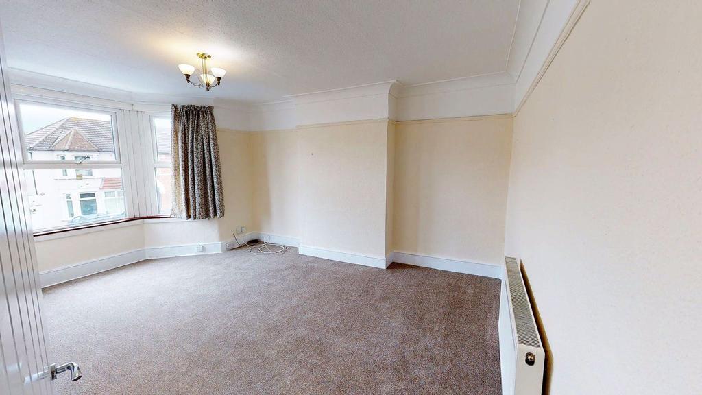 Gordon Road, Ilford 2 bed flat £1,375 pcm (£317 pw)