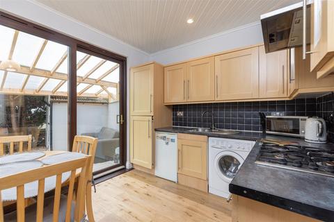 40 Balvaird Place, Perth, PH1 5DZ