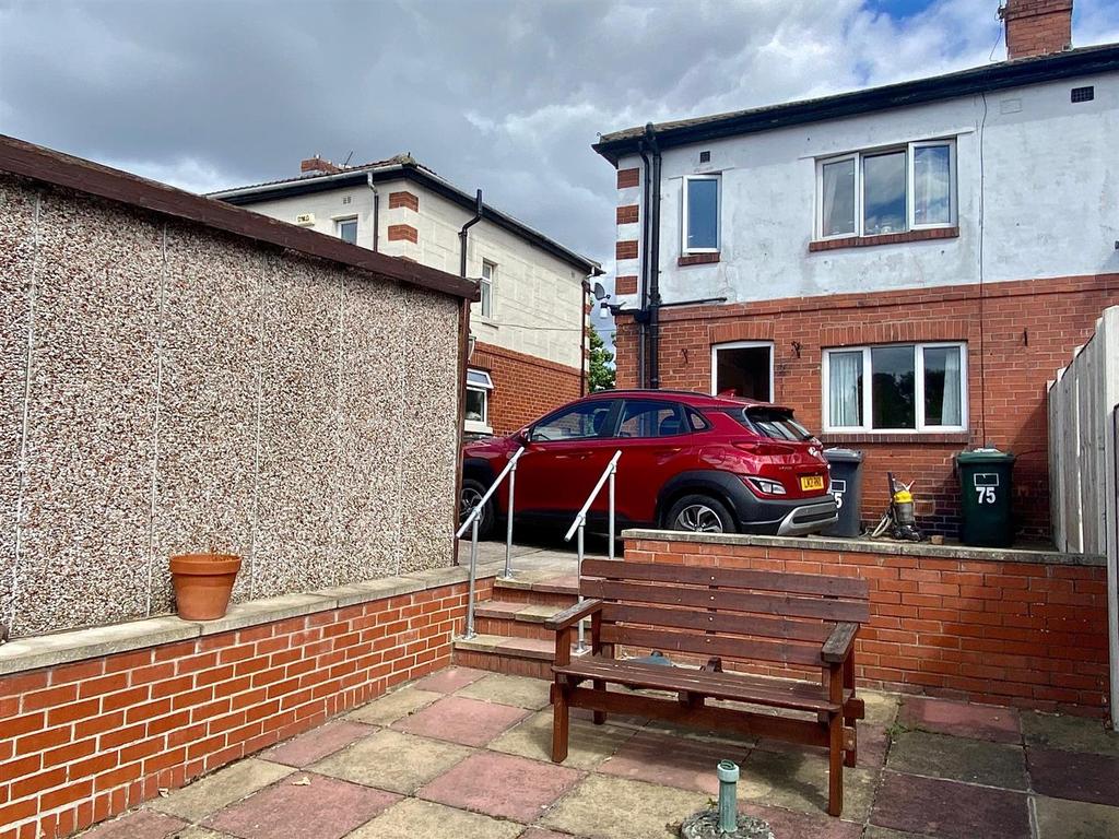 Ravenshouse road 75 rear.jpg