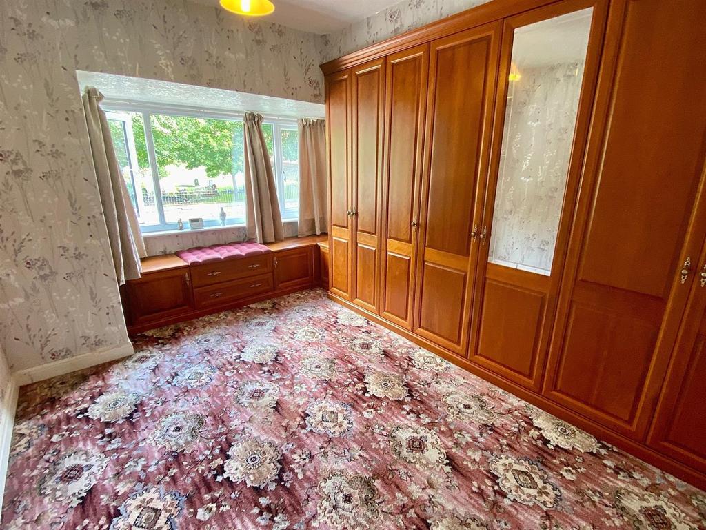 Ravenshouse road 75 bed 1.jpg