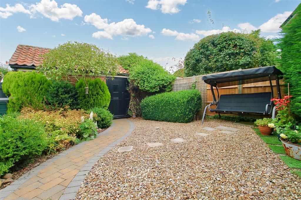 High Street, Bassingham, Lincoln 3 bed house £275,000