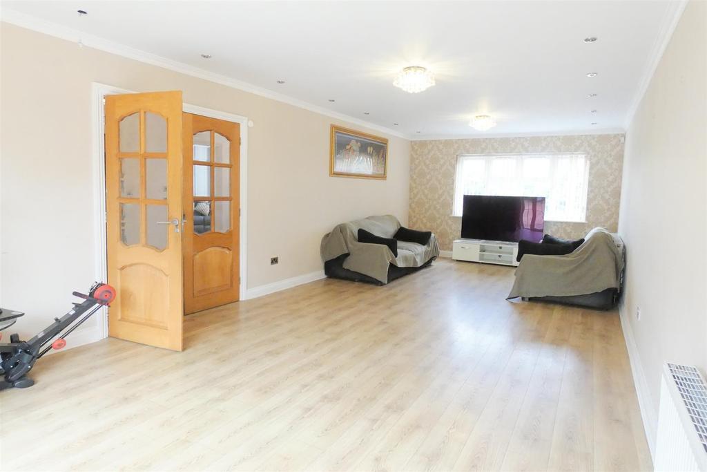 Newton Road, Great Barr, Birmingham 6 bed detached house £825,000