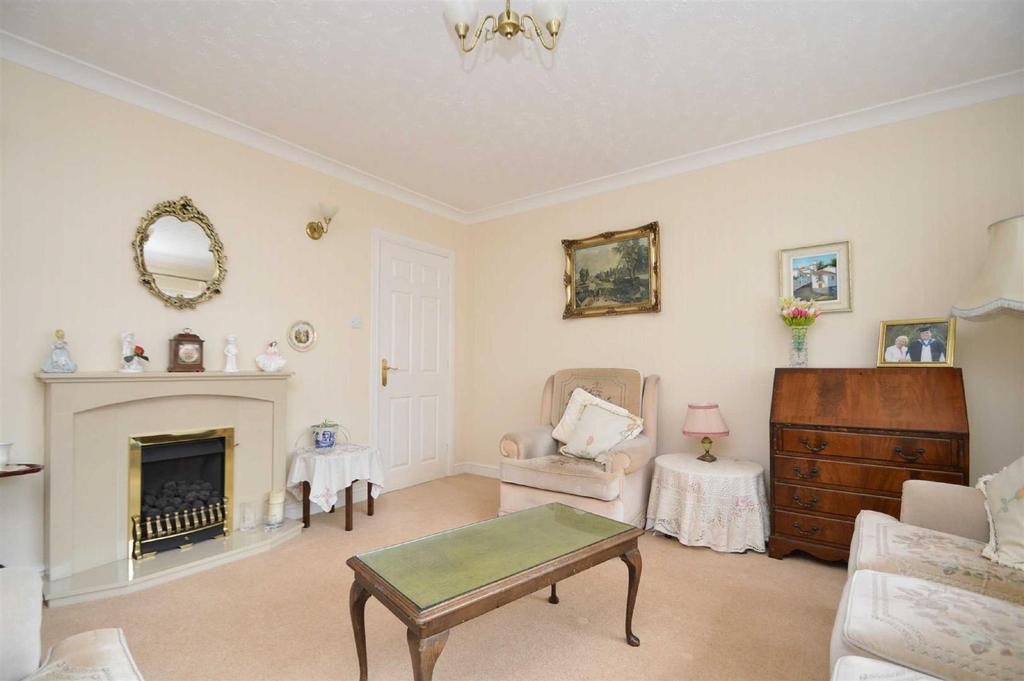 Hollies Drive, Bayston Hill, Shrewsbury 2 bed semidetached bungalow