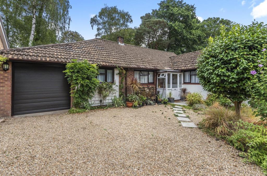 Gordon Road, Chandler's Ford, Eastleigh 3 bed detached bungalow for