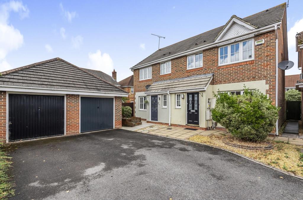 Harvest Road, Knightwood Park, Chandlers Ford 3 bed semidetached house