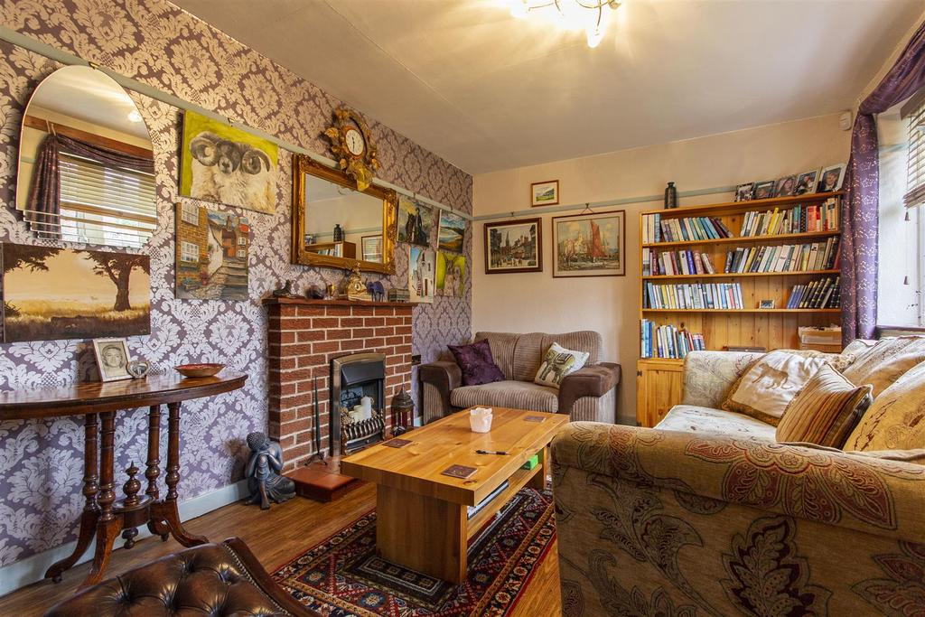 Cedar Close, Eckington, Sheffield 2 bed semidetached house £172,500