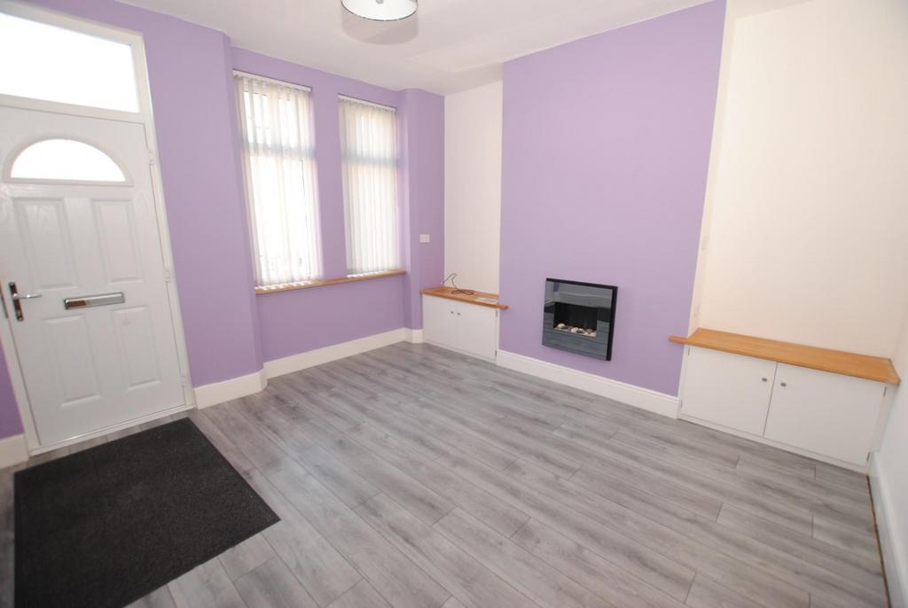 King Street, Brimington... 2 bed terraced house £140,000