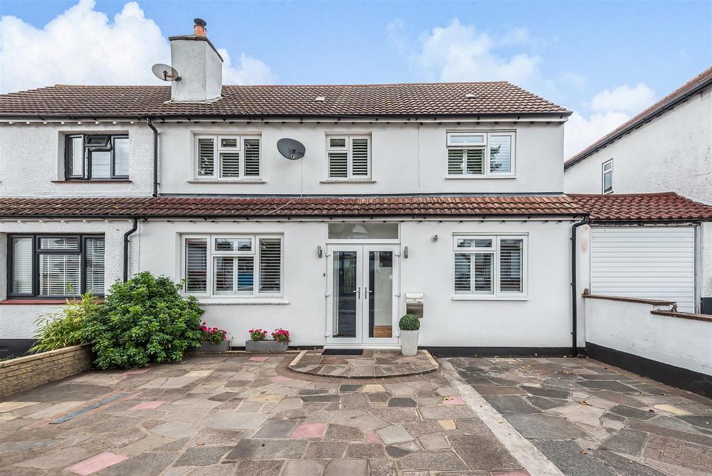 Oaks Way, Carshalton 4 bed semidetached house £775,000