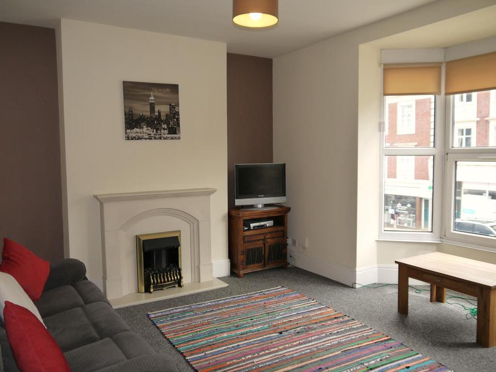 Dillwyn Road, Sketty 2 bed apartment £750 pcm (£173 pw)