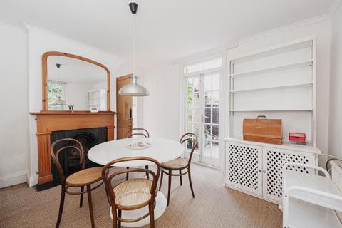 52 The Parade, Epsom, KT18 5DU
