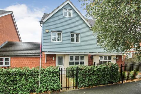 4 bedroom semi-detached house for sale - Dariel Close, Cippenham