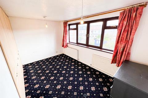 5 bedroom terraced house to rent - Hurstbourne Gardens, Barking