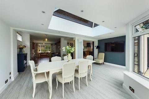 5 bedroom detached house for sale - The Grove, Guisborough