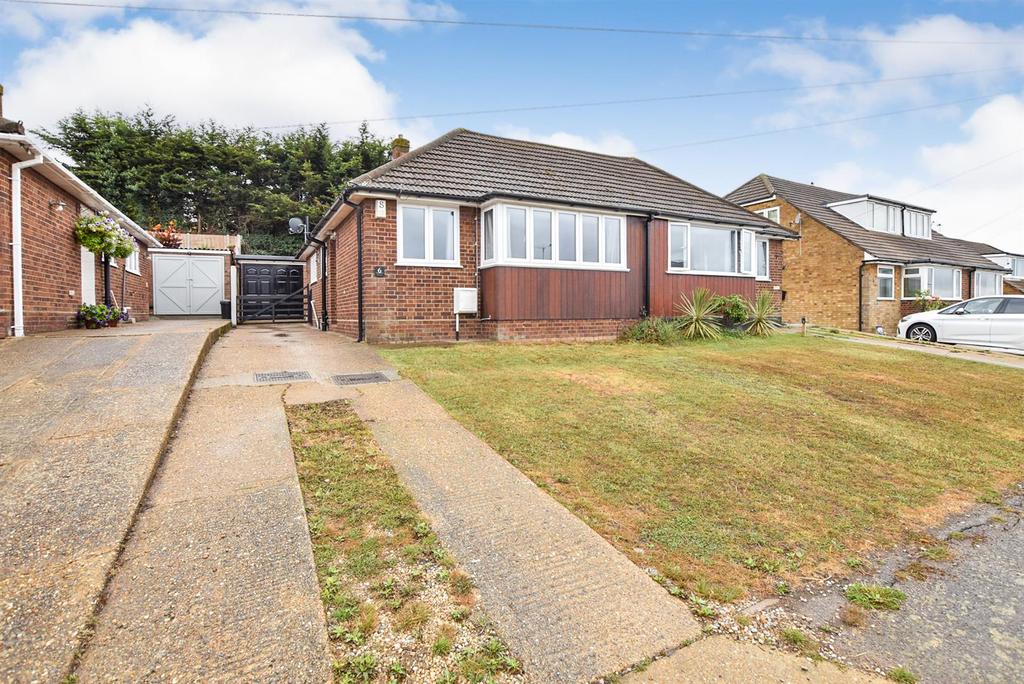 Karen Close, Benfleet 2 bed semidetached bungalow £365,000