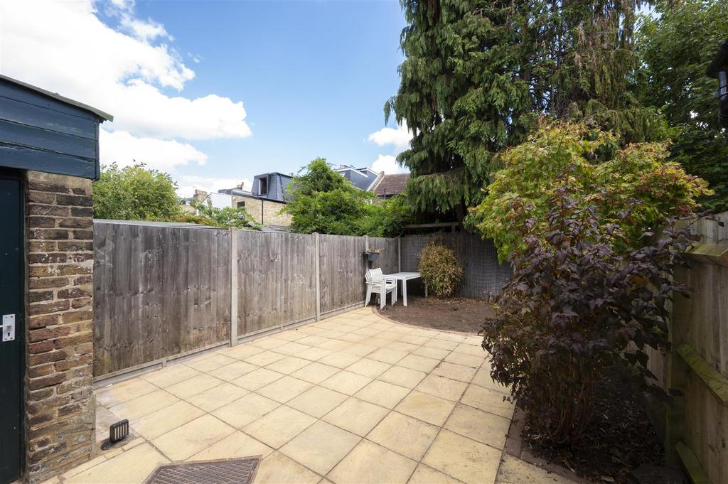 Hartfield Crescent, Wimbledon SW19 2 bed house £825,000
