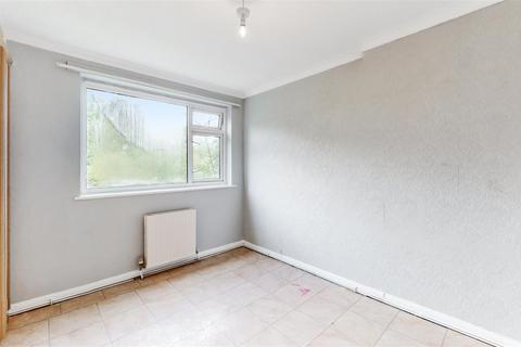 15 Thomas A Beckett Close, Wembley, HA0 2SH